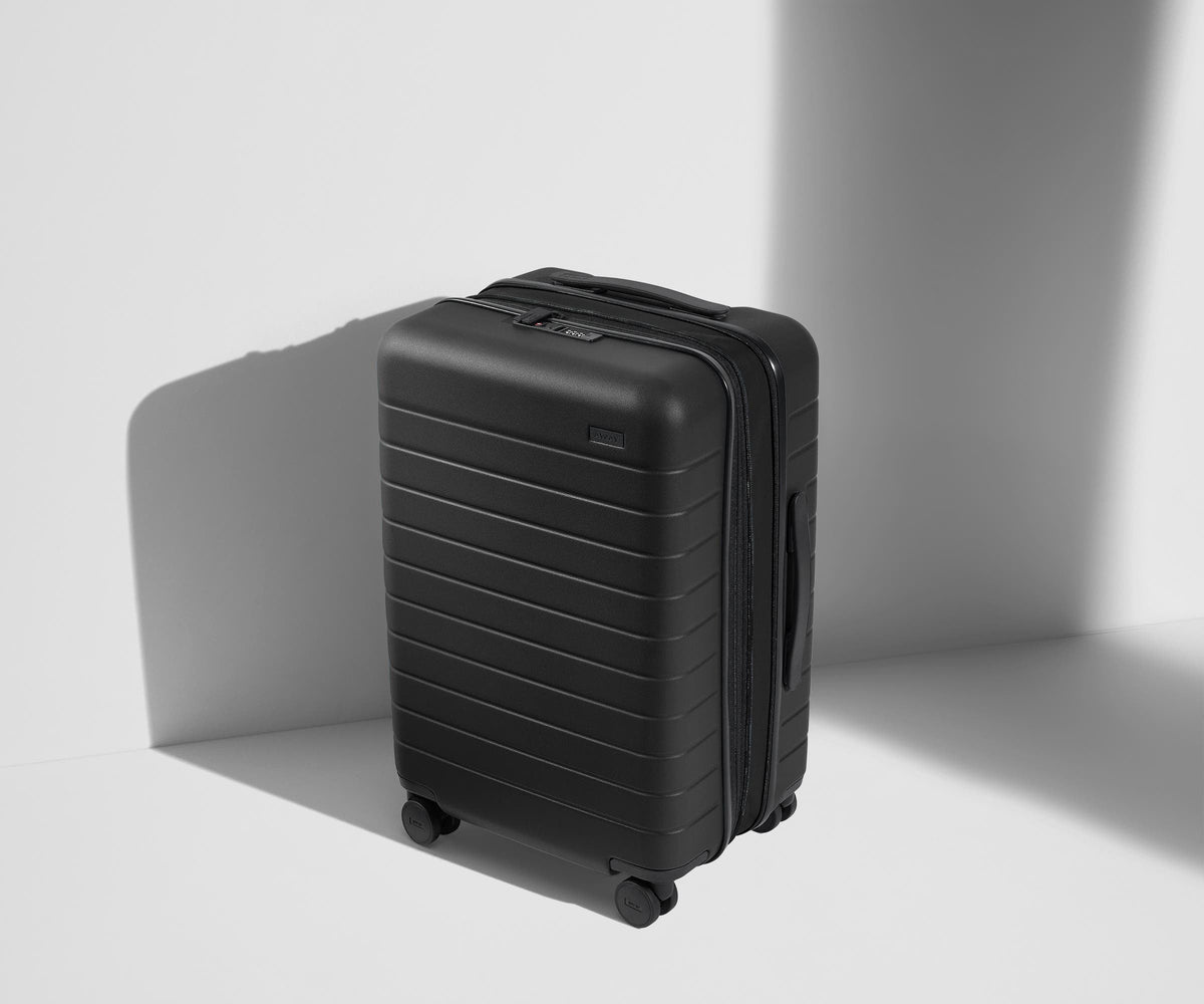 The Bigger Carry-On Flex In Jet Black